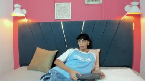 ero_boy40 online show from 05.22.26
