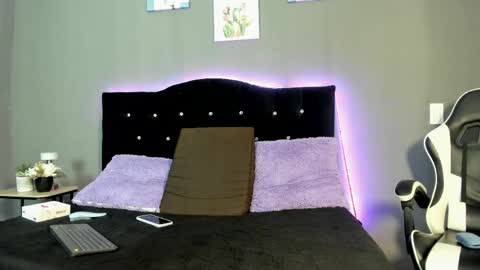 Eros Lux1 online show from 04.02.26