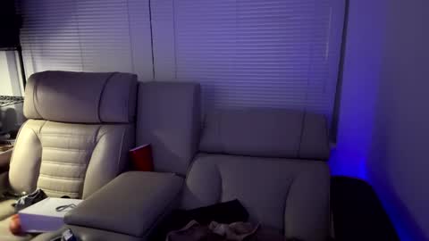 Snapshot of erotica_angel chatting on 09.10.25 Nikki Erotica online show from 09.10.25