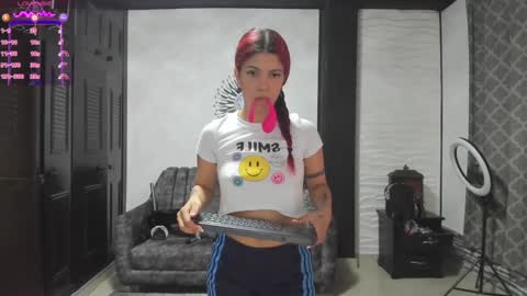 Snapshot of eroticazir chatting on 12.17.24 Valentine online show from 12.17.24