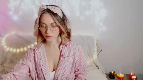 Snapshot of eroticgiftxxx chatting on 01.23.25 LylaXXX online show from 01.23.25