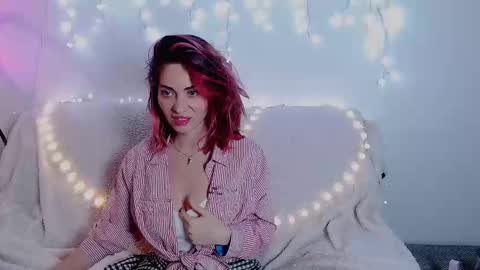 Snapshot of eroticgiftxxx chatting on 01.27.25 LylaXXX online show from 01.27.25