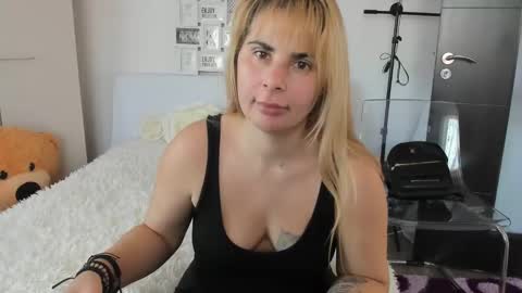 eroticsensualkitty4u online show from 12.12.24