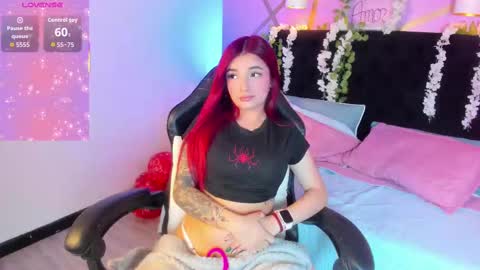 Snapshot of erotik_scarlett chatting on 11.21.25 erotik scarlett online show from 11.21.25