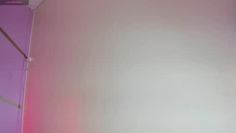 Snapshot of erotik_scarlett chatting on 11.22.25 erotik scarlett online show from 11.22.25