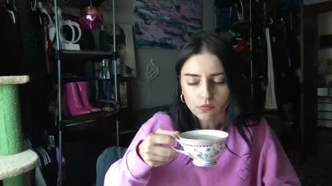 esimaralda online show from 05.04.26