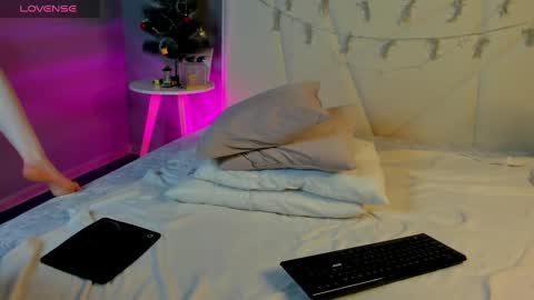 Esme Runn online show from 01.15.25