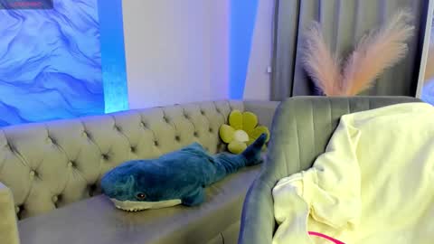 Esme Runn online show from 11.10.25