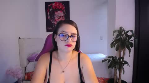 Esmeralda online show from 02.08.26