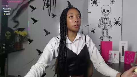 Snapshot of esmeralda_bk chatting on 10.14.25 esmeralda_bk online show from 10.14.25