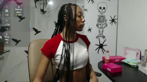 Snapshot of esmeralda_bk chatting on 10.20.25 esmeralda_bk online show from 10.20.25