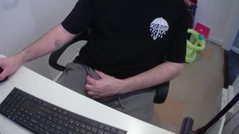 Snapshot of essex_wild chatting on 02.08.25 Morph online show from 02.08.25