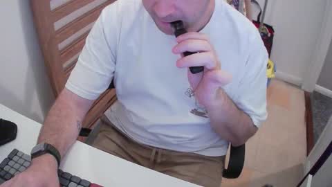 Snapshot of essex_wild chatting on 09.20.25 Morph online show from 09.20.25