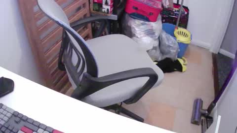 Snapshot of essex_wild chatting on 10.10.25 Morph online show from 10.10.25