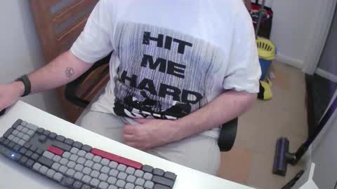 Snapshot of essex_wild chatting on 11.02.25 Morph online show from 11.02.25