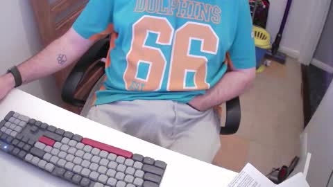 Snapshot of essex_wild chatting on 11.17.25 Morph online show from 11.17.25