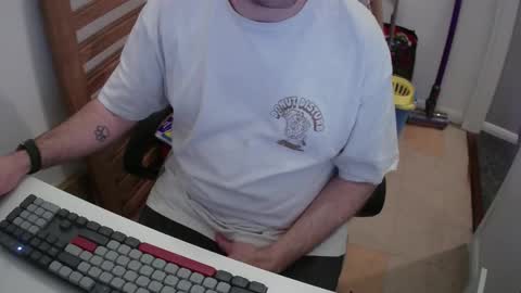 Snapshot of essex_wild chatting on 11.30.25 Morph online show from 11.30.25