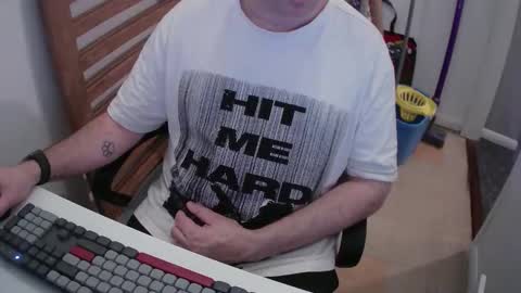 Snapshot of essex_wild chatting on 12.14.25 Morph online show from 12.14.25