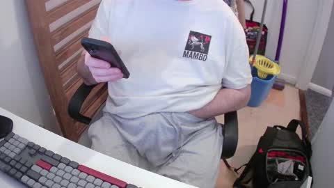 Snapshot of essex_wild chatting on 12.20.25 Morph online show from 12.20.25