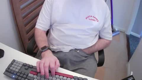 Snapshot of essex_wild chatting on 02.18.26 Morph online show from 02.18.26