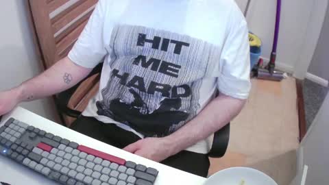 Snapshot of essex_wild chatting on 04.08.26 Morph online show from 04.08.26