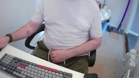 Snapshot of essex_wild chatting on 05.29.26 Morph online show from 05.29.26