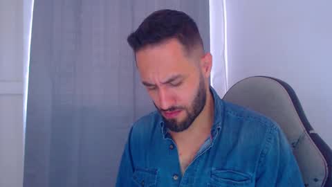 Snapshot of esteban7984068 chatting on 12.20.24 esteban online show from 12.20.24