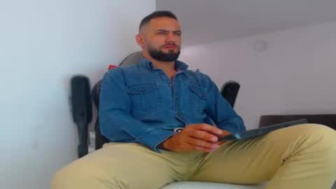 Snapshot of esteban7984068 chatting on 09.26.25 esteban online show from 09.26.25