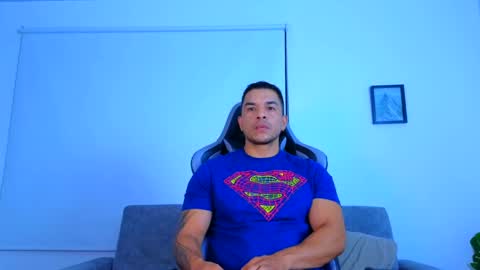 Snapshot of esteban_de_louise chatting on 04.28.26 ESTEBAN online show from 04.28.26
