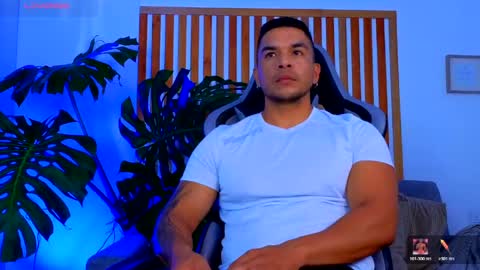 Snapshot of esteban_de_louise chatting on 05.23.26 ESTEBAN online show from 05.23.26