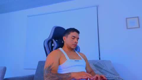 Snapshot of esteban_de_louise chatting on 06.26.26 ESTEBAN online show from 06.26.26