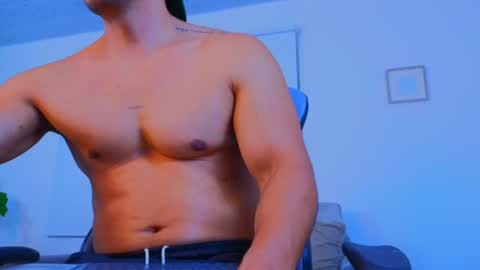 Snapshot of esteban_de_louise chatting on 06.27.26 ESTEBAN online show from 06.27.26