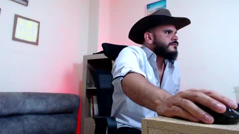 Snapshot of esteban_fer chatting on 05.05.26 Esteban Fernandez online show from 05.05.26