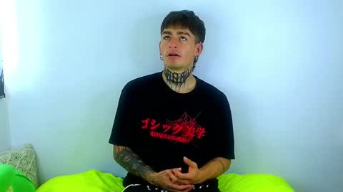 Esteban independent model online show from 03.11.25