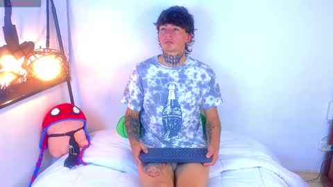 Esteban independent model online show from 09.11.25