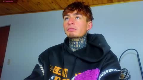 Esteban independent model online show from 12.04.25