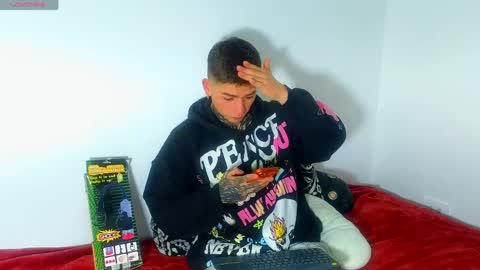 Esteban independent model online show from 04.15.26