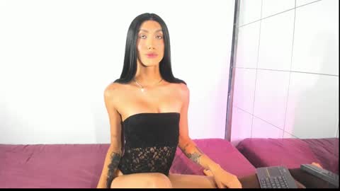 Estefa G online show from 10.24.25