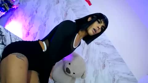 Snapshot of estefani_robles chatting on 04.24.26 estefani robles online show from 04.24.26