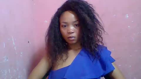 estelah20 online show from 10.09.25