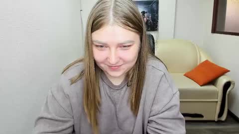 Estella Miles online show from 01.06.25