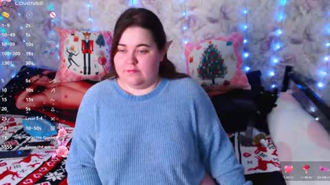 Snapshot of estelle_hicks chatting on 12.23.24 estelle_hicks online show from 12.23.24