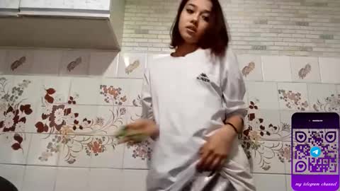 Snapshot of estellekirbo chatting on 02.20.26 estellekirbo online show from 02.20.26