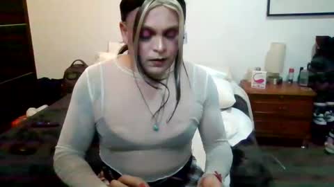 Estephanie Aguilar online show from 10.26.25