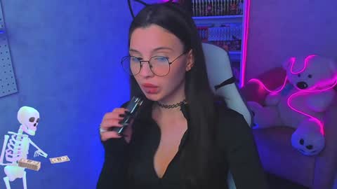 Ester online show from 01.27.25