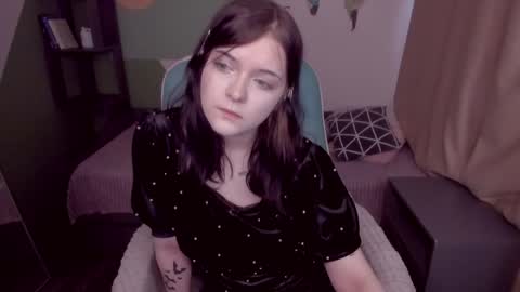 Ester  online show from 04.19.26