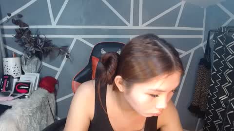 Snapshot of estherlust chatting on 12.10.24 IRIS online show from 12.10.24