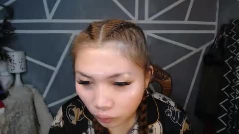 Snapshot of estherlust chatting on 01.13.25 IRIS online show from 01.13.25