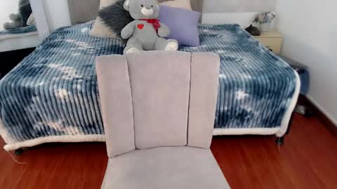 estrella_hank online show from 04.22.26