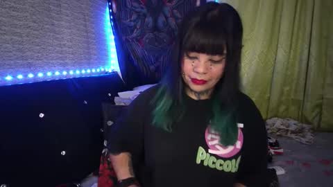 Snapshot of eta_carinae6 chatting on 10.22.25 eta_carinae6 online show from 10.22.25